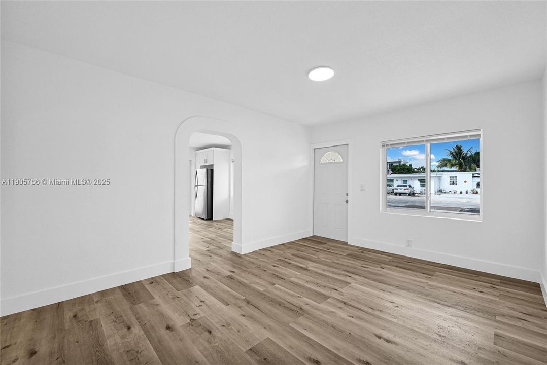 待售: $599,999 (4 贝兹, 2 浴室, 1462 平方英尺)