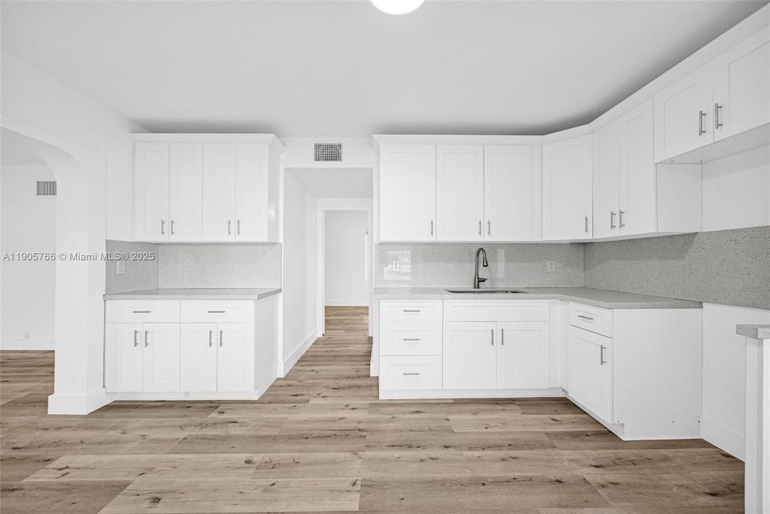 待售: $599,999 (4 贝兹, 2 浴室, 1462 平方英尺)