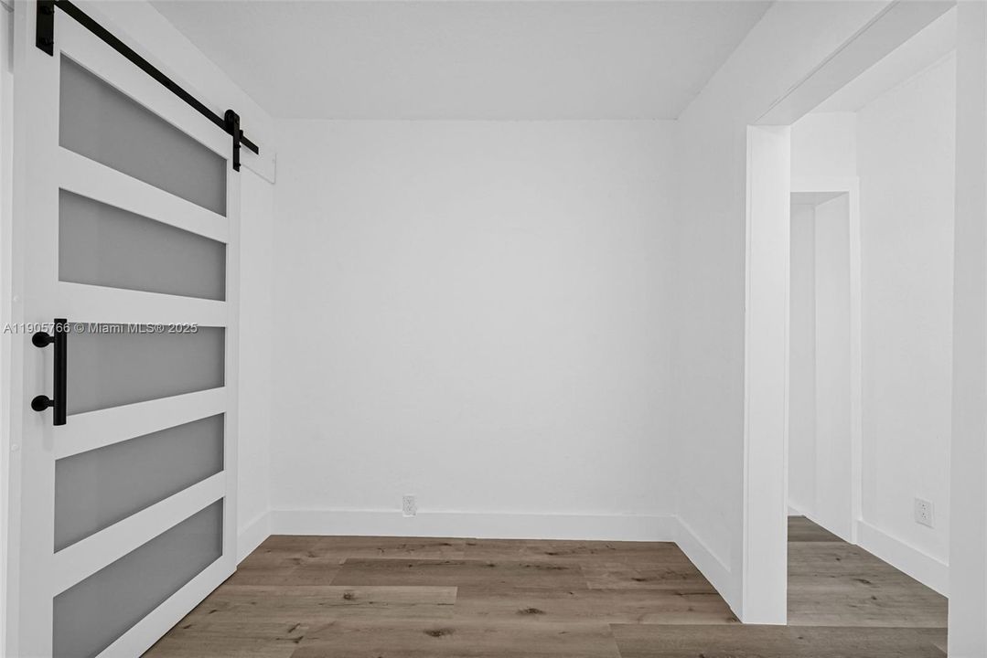 待售: $599,999 (4 贝兹, 2 浴室, 1462 平方英尺)