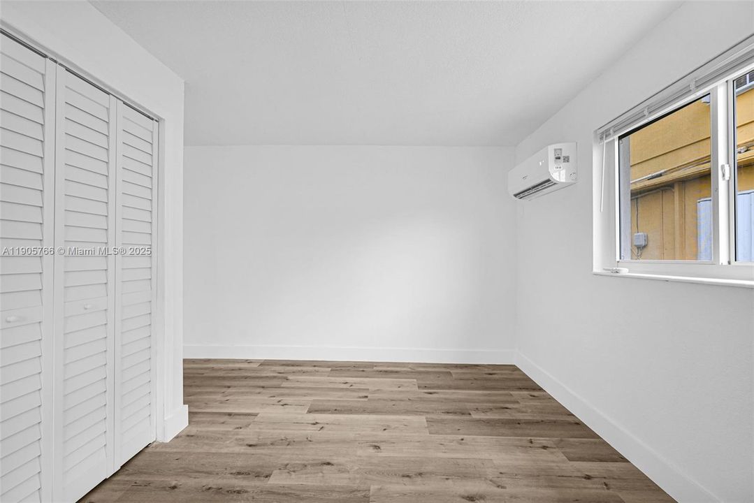 待售: $599,999 (4 贝兹, 2 浴室, 1462 平方英尺)