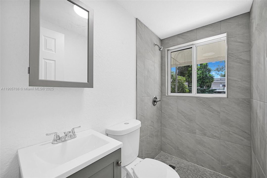 待售: $599,999 (4 贝兹, 2 浴室, 1462 平方英尺)