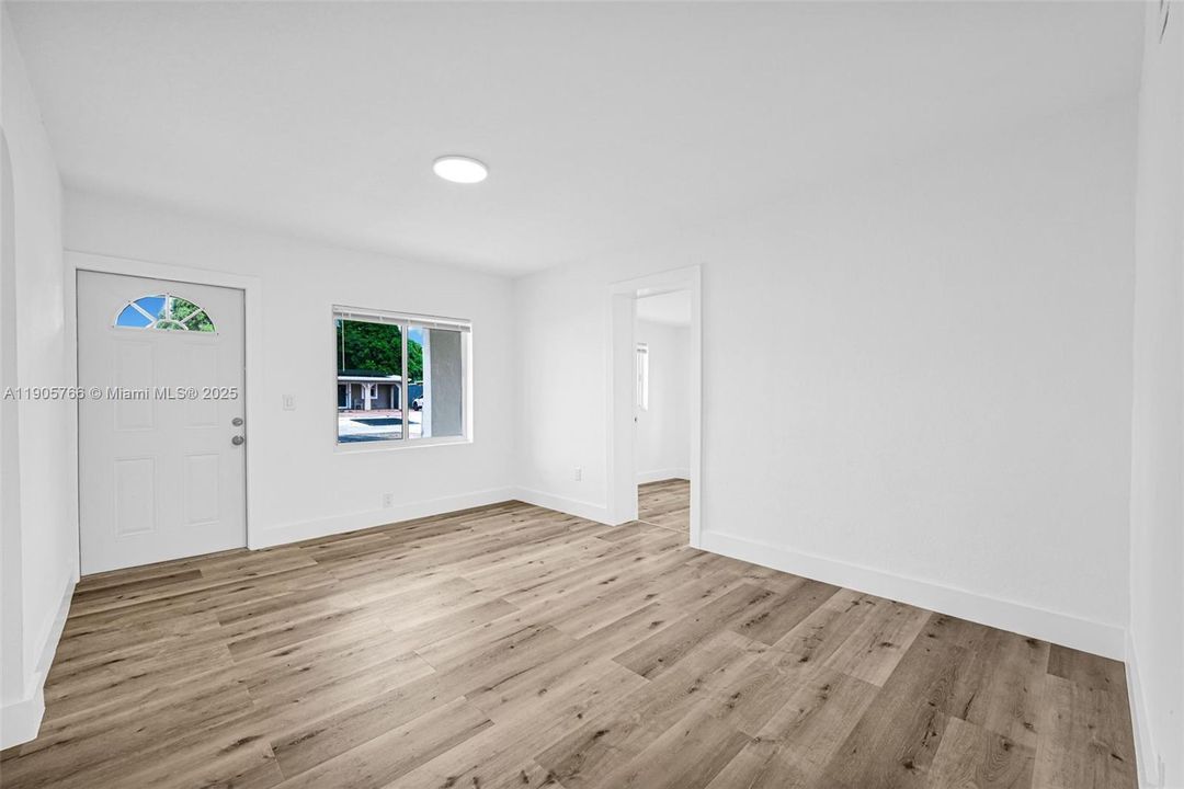 待售: $599,999 (4 贝兹, 2 浴室, 1462 平方英尺)