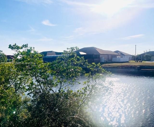 待售: $249,000 (0.23 acres)