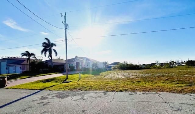 待售: $249,000 (0.23 acres)