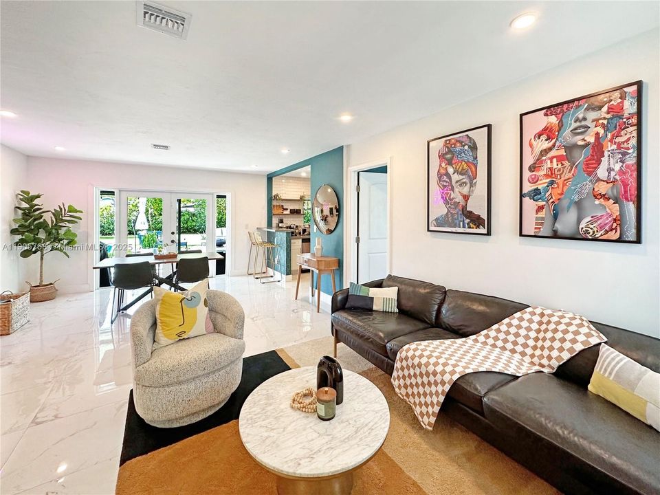 待售: $699,000 (3 贝兹, 2 浴室, 1188 平方英尺)