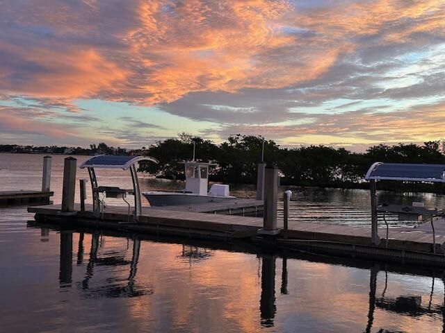 holding dock