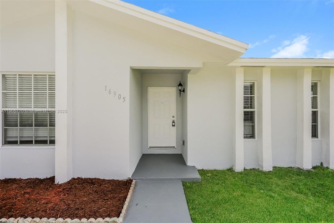 Recently Rented: $2,470 (4 beds, 2 baths, 1292 Square Feet)