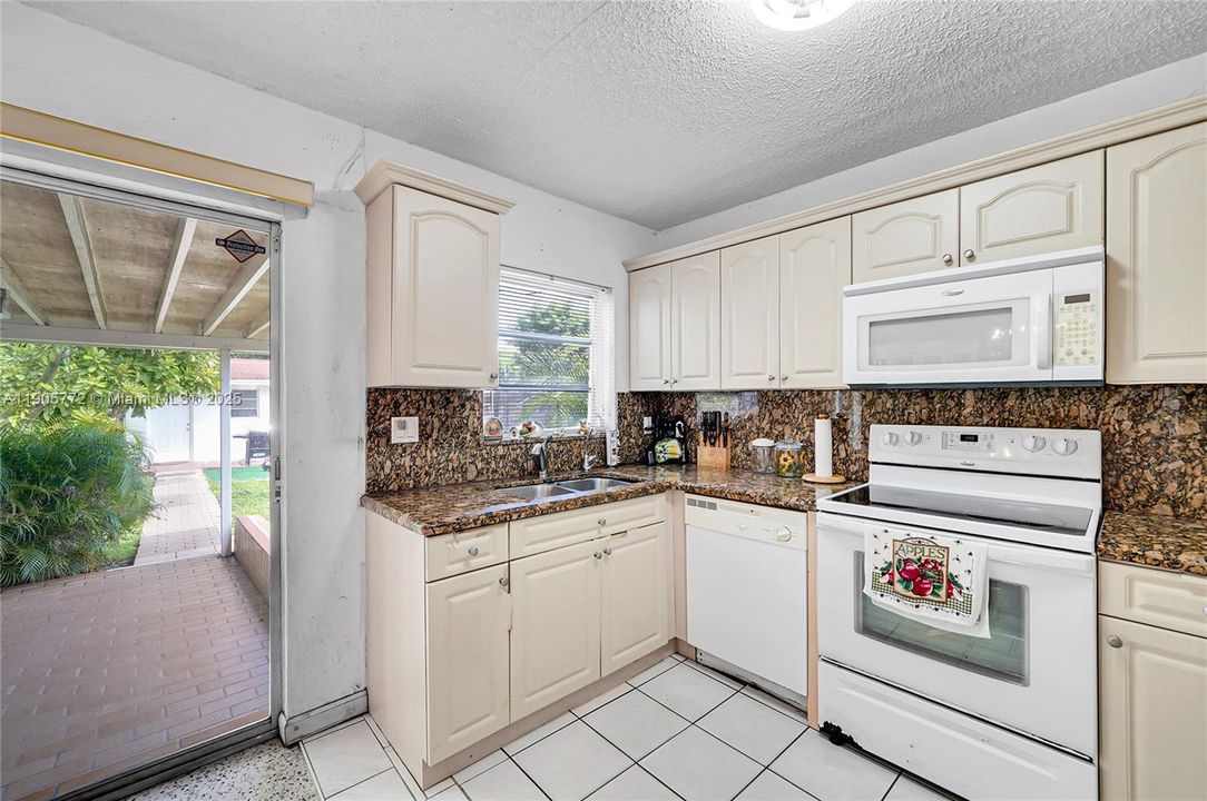 For Sale: $615,000 (4 beds, 3 baths, 1753 Square Feet)