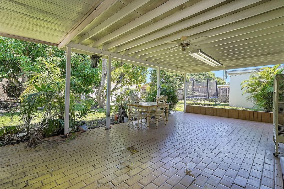 For Sale: $615,000 (4 beds, 3 baths, 1753 Square Feet)