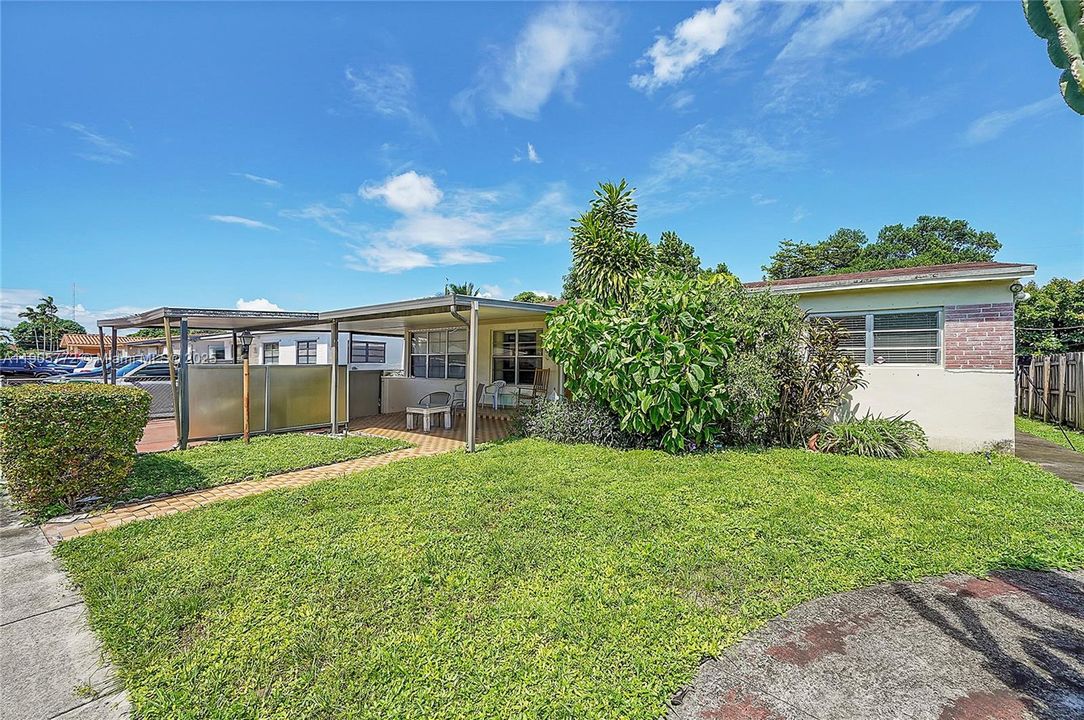 For Sale: $615,000 (4 beds, 3 baths, 1753 Square Feet)