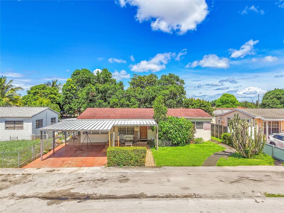 For Sale: $615,000 (4 beds, 3 baths, 1753 Square Feet)