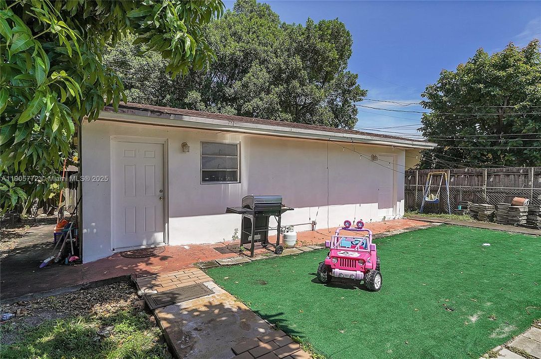 For Sale: $615,000 (4 beds, 3 baths, 1753 Square Feet)