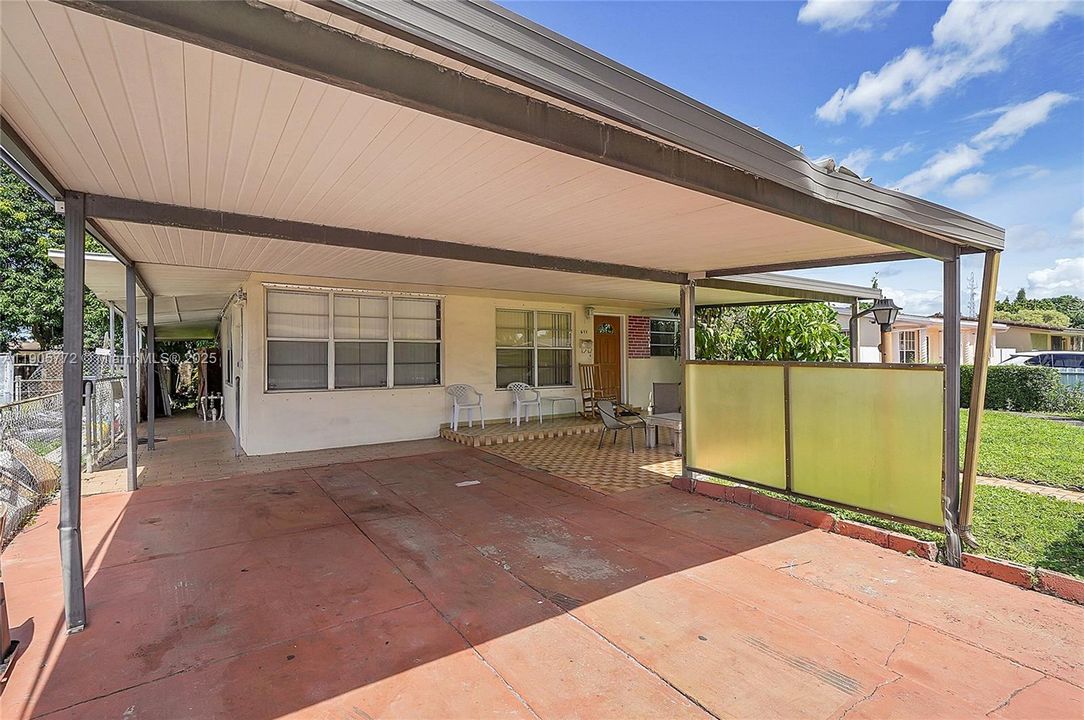 For Sale: $615,000 (4 beds, 3 baths, 1753 Square Feet)