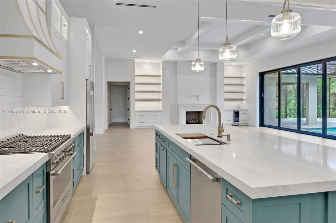 For Sale: $2,350,000 (5 beds, 4 baths, 3766 Square Feet)