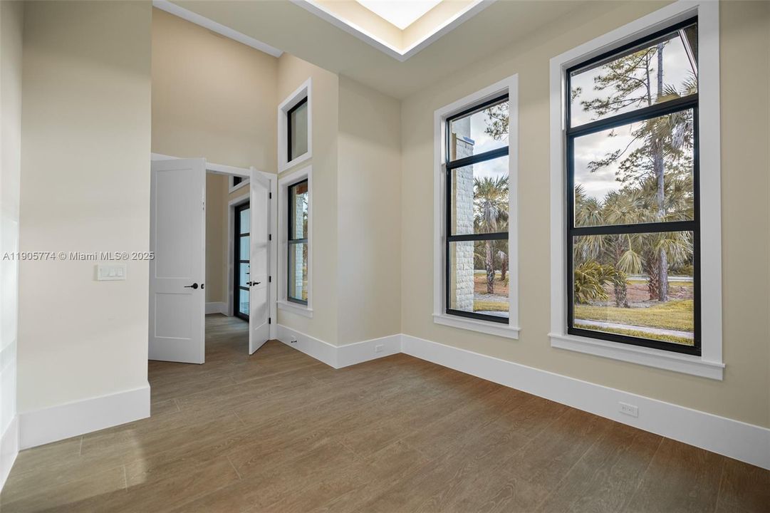 For Sale: $2,350,000 (5 beds, 4 baths, 3766 Square Feet)