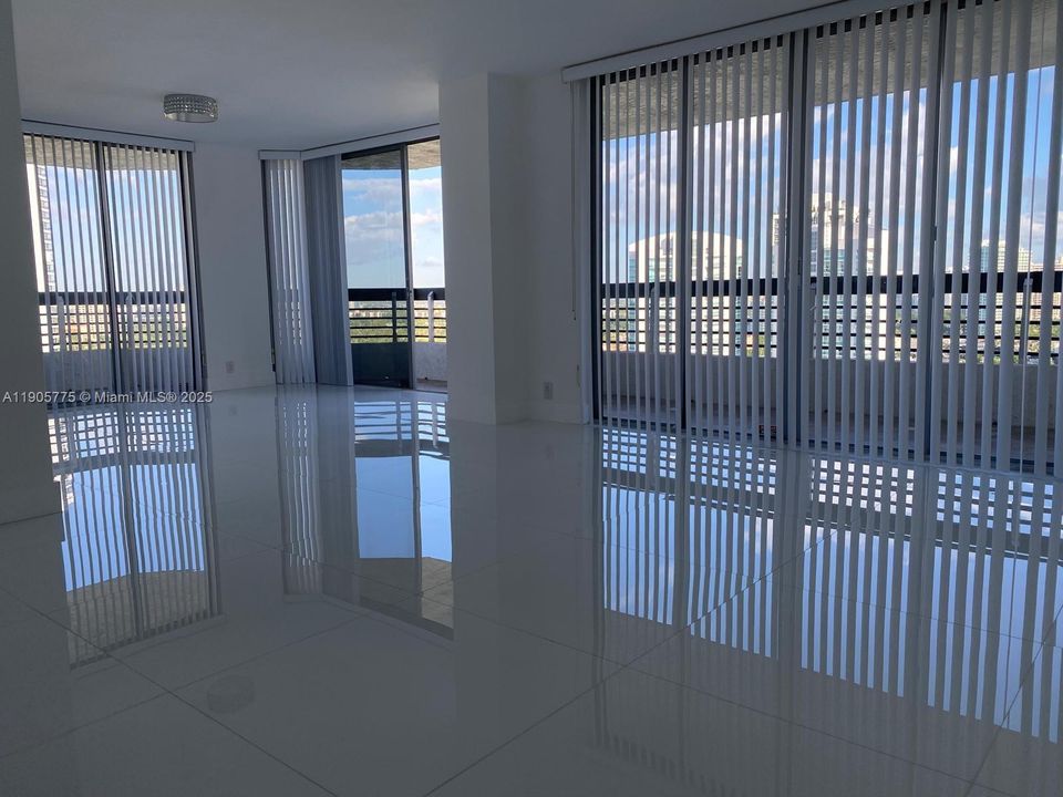 For Rent: $4,200 (2 beds, 2 baths, 1361 Square Feet)