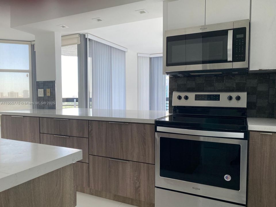 For Rent: $4,200 (2 beds, 2 baths, 1361 Square Feet)