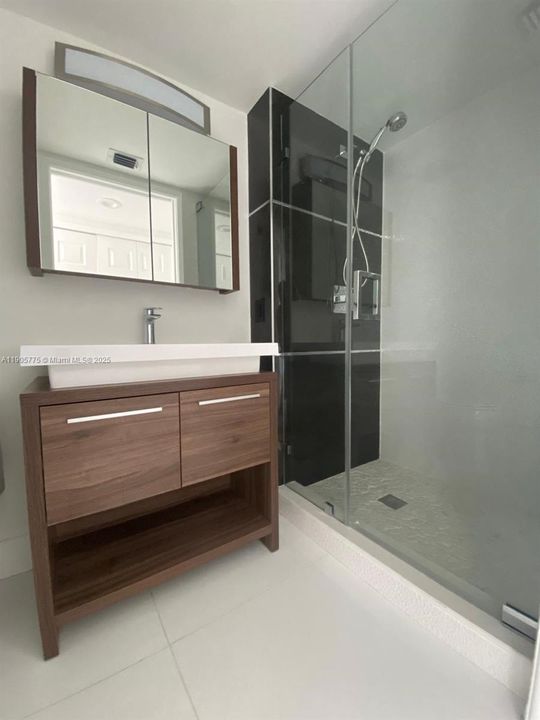 For Rent: $4,200 (2 beds, 2 baths, 1361 Square Feet)