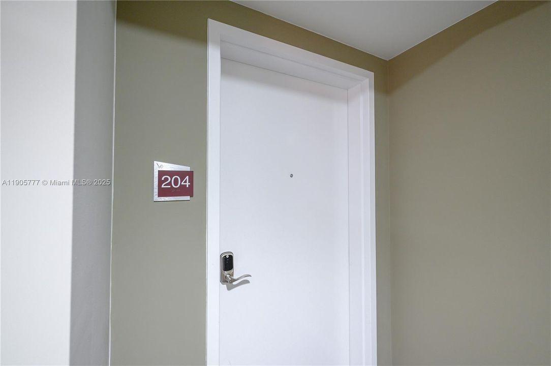 For Rent: $3,850 (3 beds, 3 baths, 1684 Square Feet)