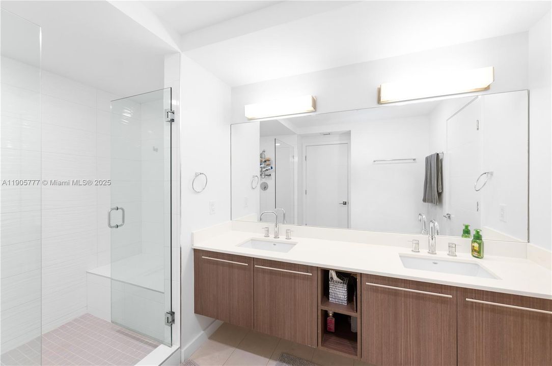 For Rent: $3,850 (3 beds, 3 baths, 1684 Square Feet)