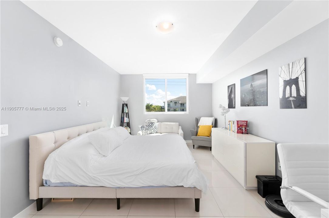 For Rent: $3,850 (3 beds, 3 baths, 1684 Square Feet)