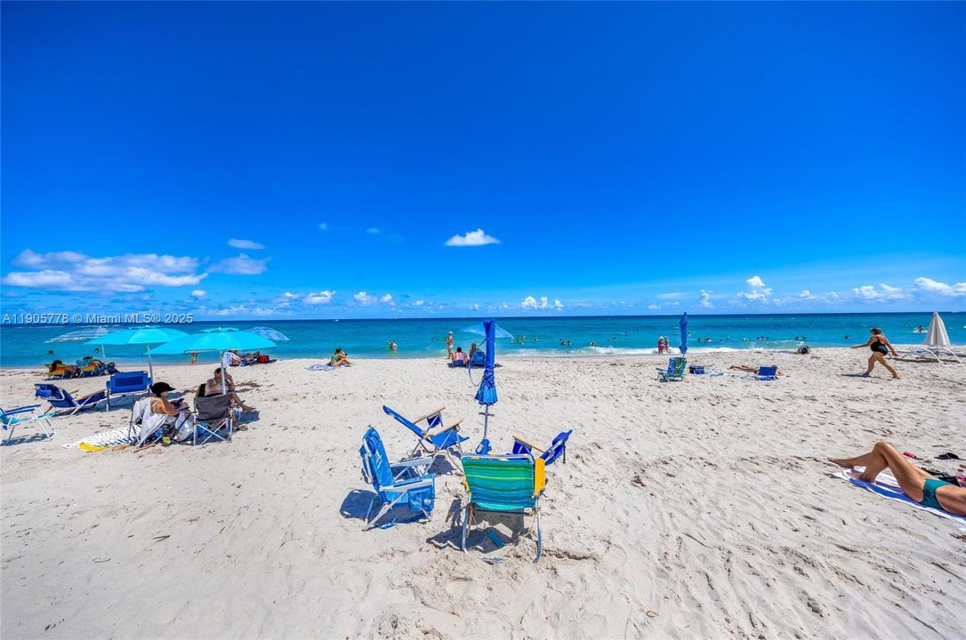 For Sale: $442,000 (1 beds, 1 baths, 812 Square Feet)