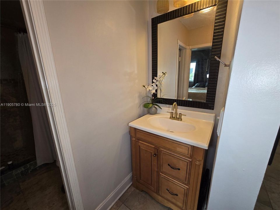 Active With Contract: $700,000 (4 beds, 3 baths, 1710 Square Feet)