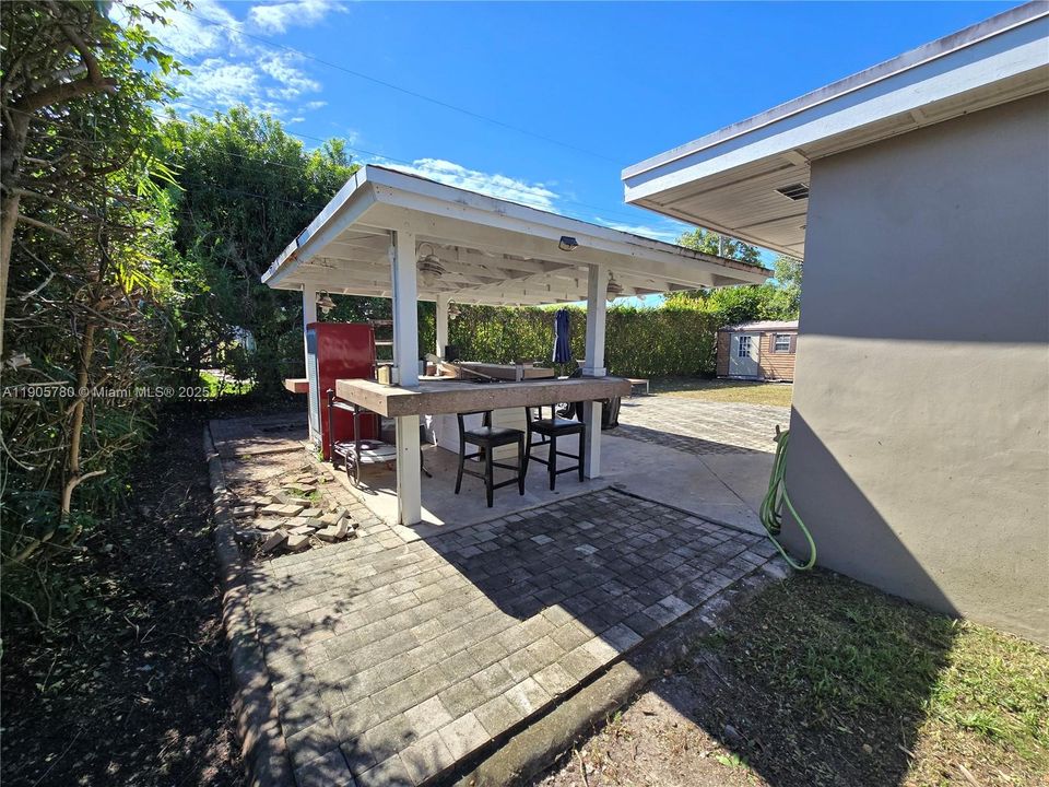 Active With Contract: $700,000 (4 beds, 3 baths, 1710 Square Feet)