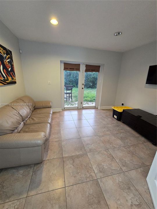 Active With Contract: $700,000 (4 beds, 3 baths, 1710 Square Feet)