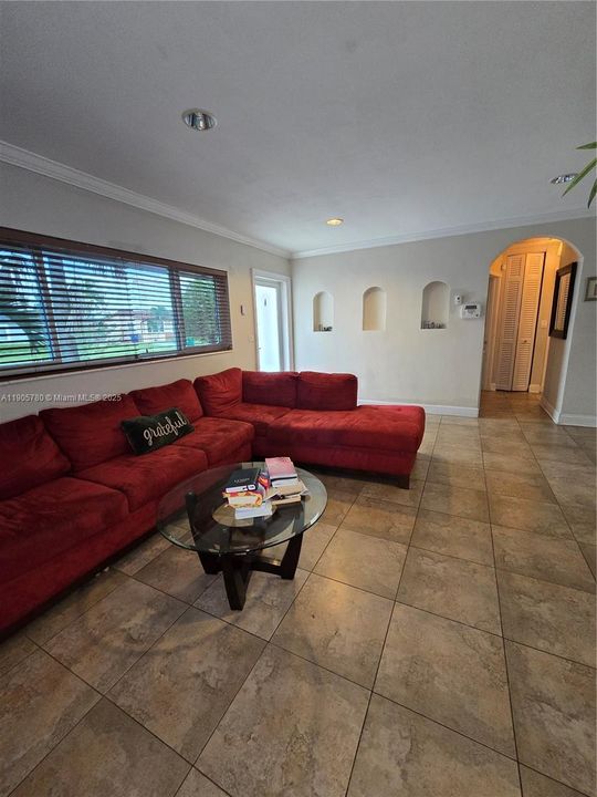 Active With Contract: $700,000 (4 beds, 3 baths, 1710 Square Feet)