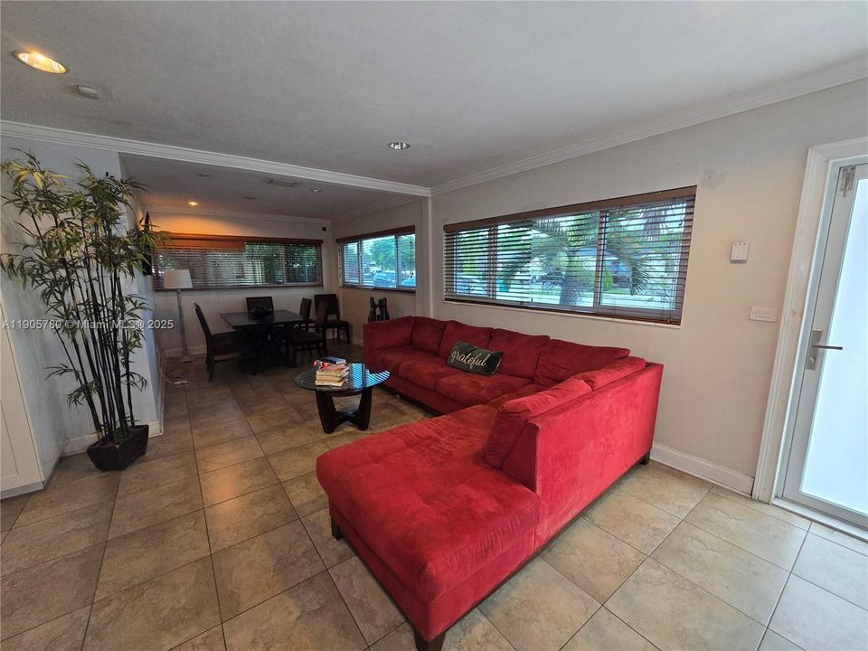 Active With Contract: $700,000 (4 beds, 3 baths, 1710 Square Feet)