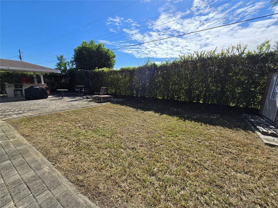 Active With Contract: $700,000 (4 beds, 3 baths, 1710 Square Feet)