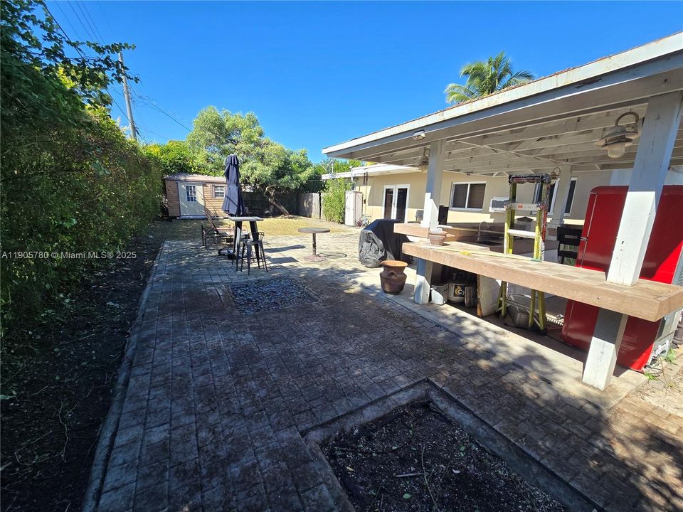 Active With Contract: $700,000 (4 beds, 3 baths, 1710 Square Feet)