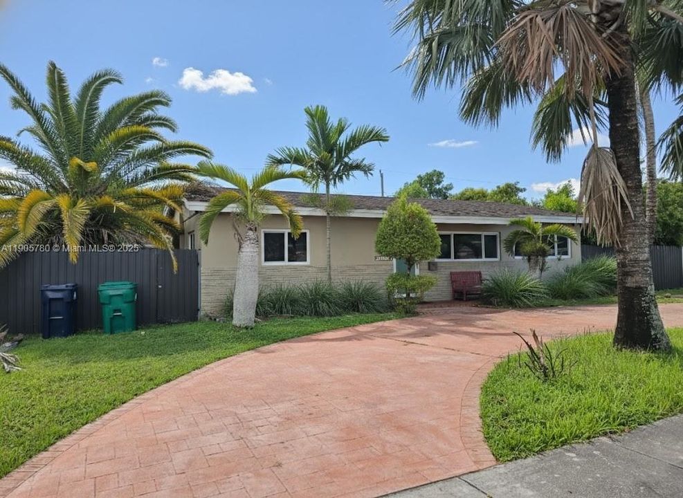 Active With Contract: $700,000 (4 beds, 3 baths, 1710 Square Feet)