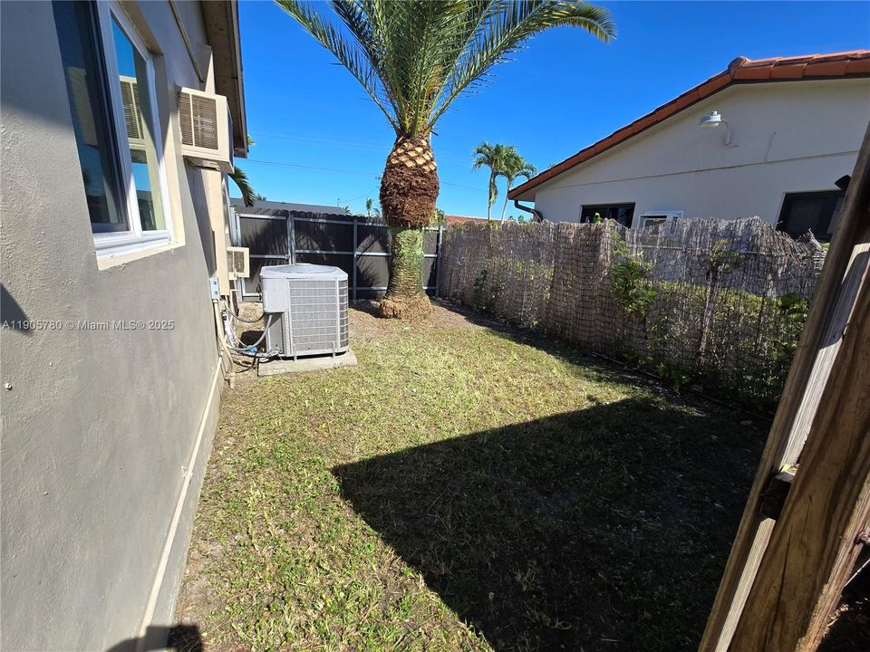 Active With Contract: $700,000 (4 beds, 3 baths, 1710 Square Feet)