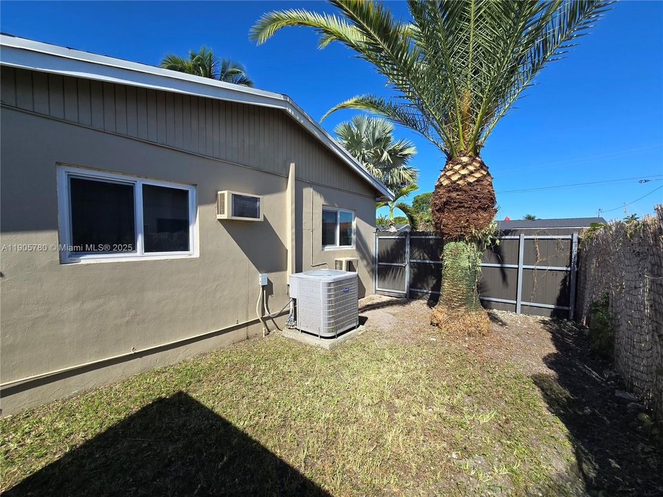 Active With Contract: $700,000 (4 beds, 3 baths, 1710 Square Feet)