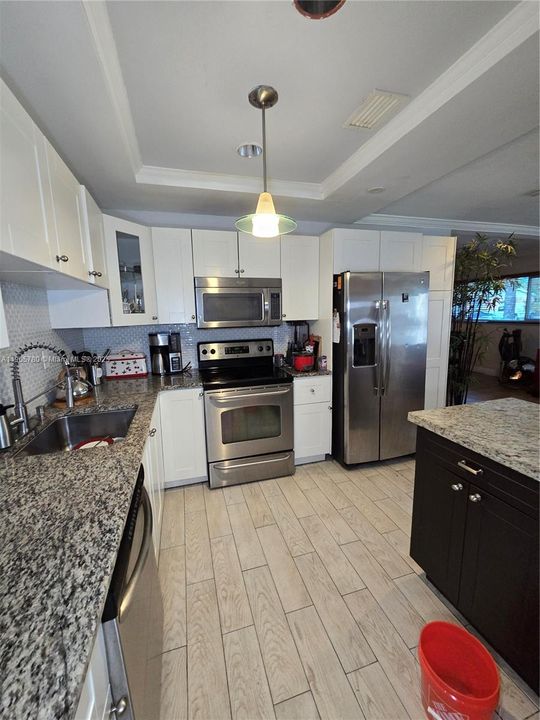 Active With Contract: $700,000 (4 beds, 3 baths, 1710 Square Feet)