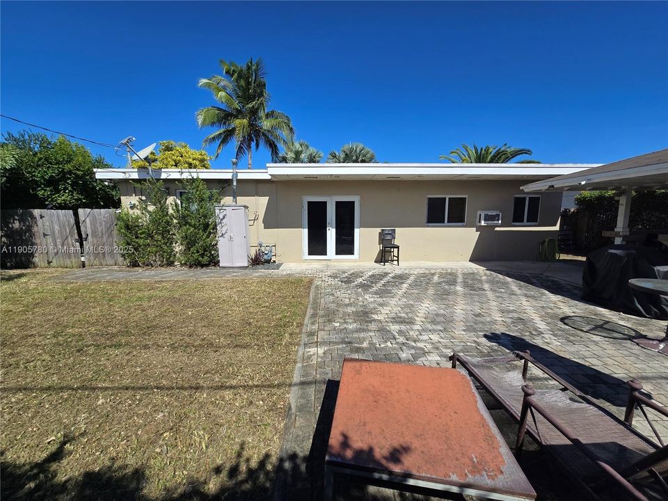 Active With Contract: $700,000 (4 beds, 3 baths, 1710 Square Feet)