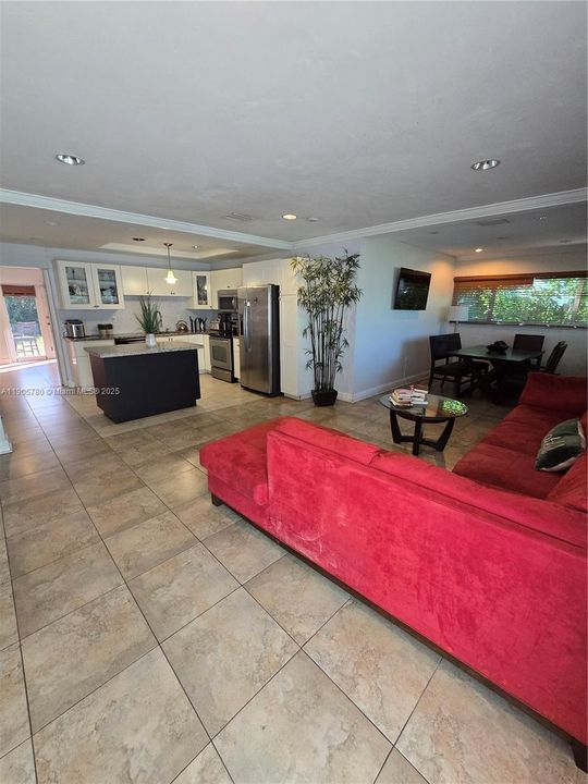 Active With Contract: $700,000 (4 beds, 3 baths, 1710 Square Feet)