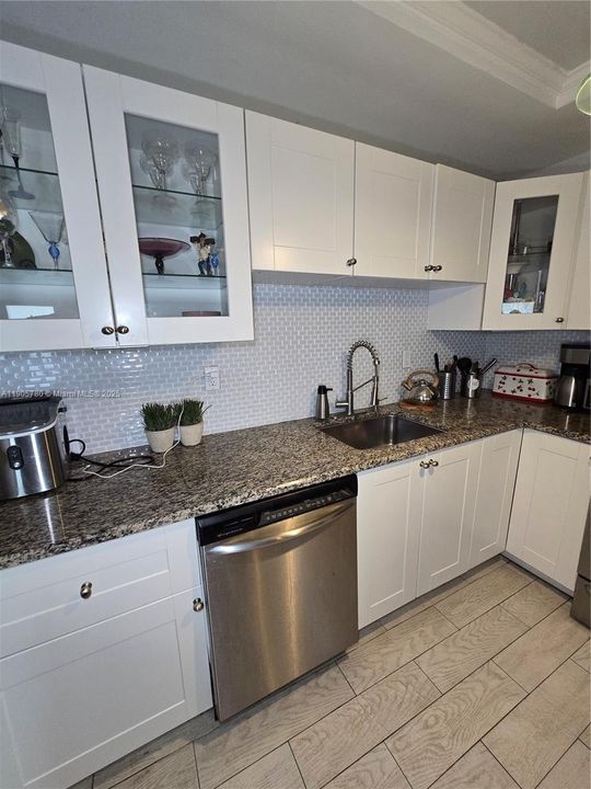 Active With Contract: $700,000 (4 beds, 3 baths, 1710 Square Feet)