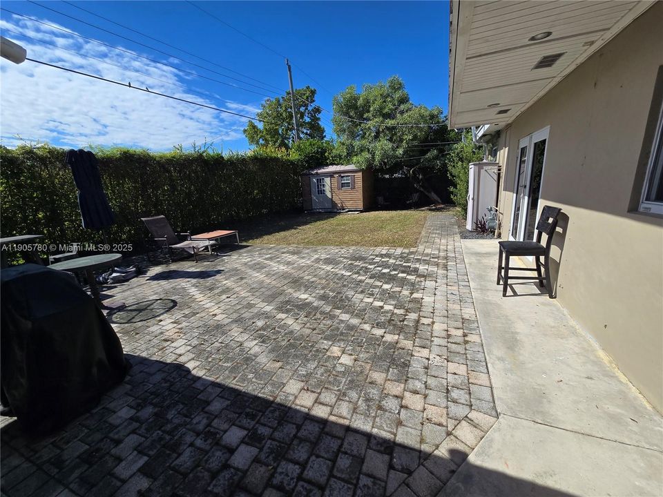 Active With Contract: $700,000 (4 beds, 3 baths, 1710 Square Feet)