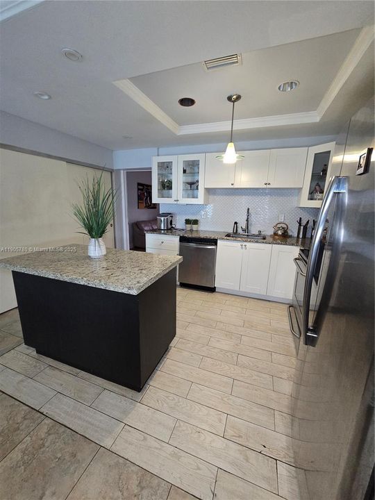 Active With Contract: $700,000 (4 beds, 3 baths, 1710 Square Feet)