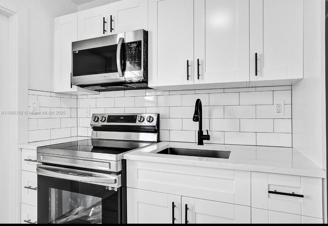 出租: $2,300 (2 贝兹, 1 浴室, 1382 平方英尺)