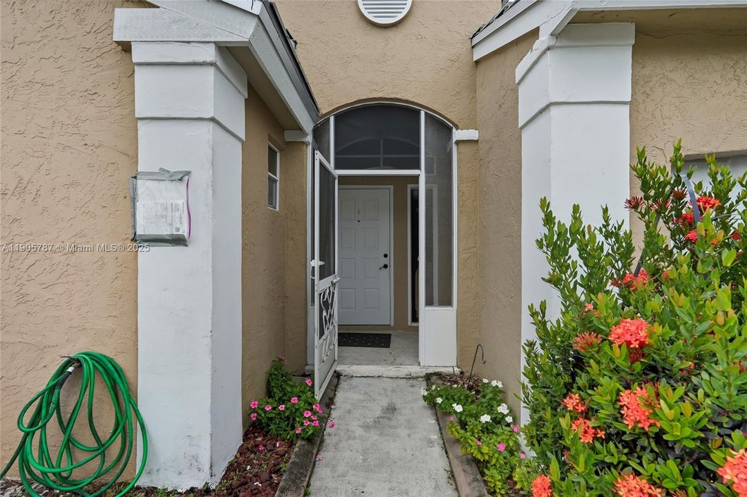 На продажу: $509,990 (3 спален, 2 ванн, 1609 Квадратных фут)