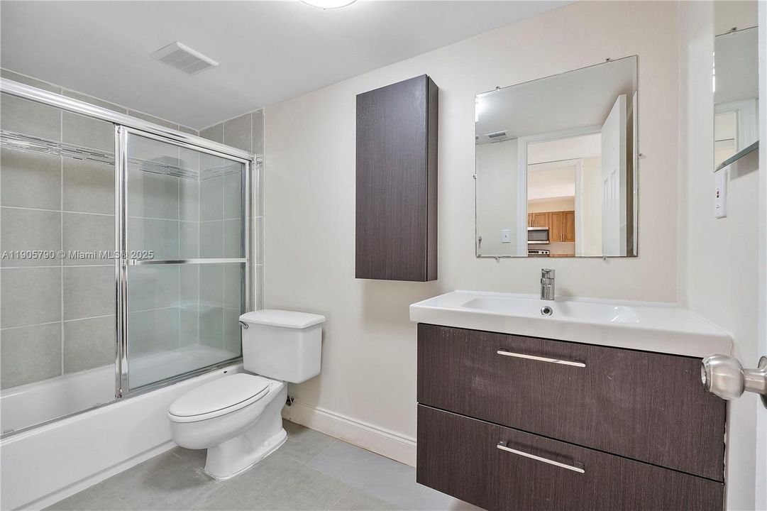 For Rent: $1,750 (1 beds, 1 baths, 835 Square Feet)