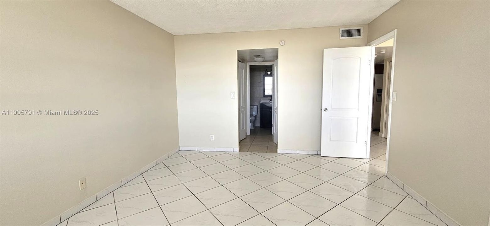 For Rent: $1,500 (1 beds, 1 baths, 790 Square Feet)