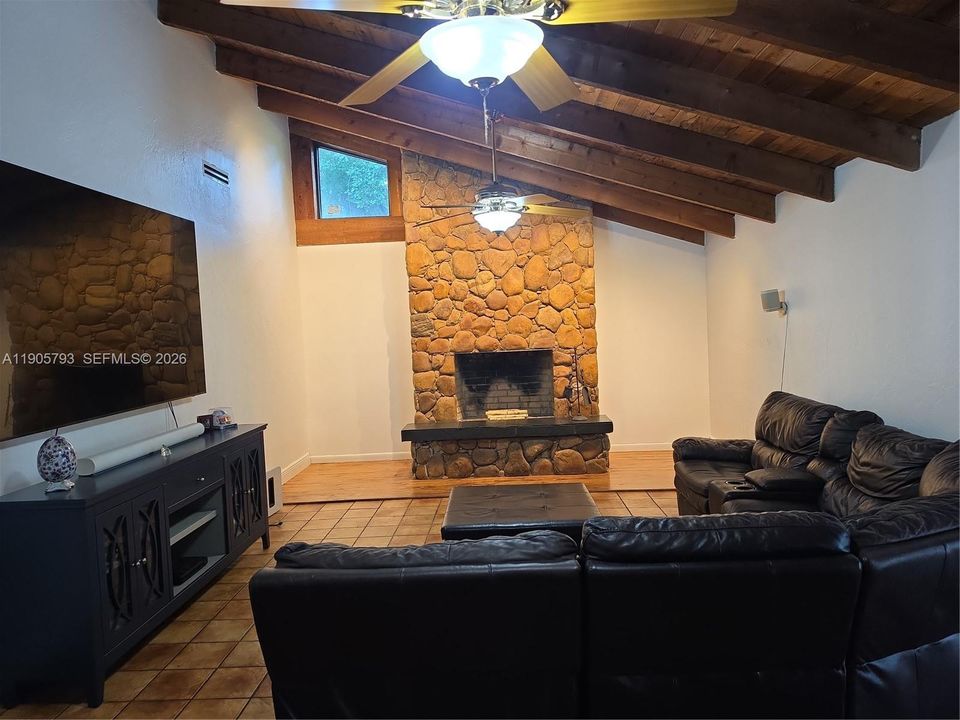 For Sale: $1,200,000 (4 beds, 2 baths, 3071 Square Feet)