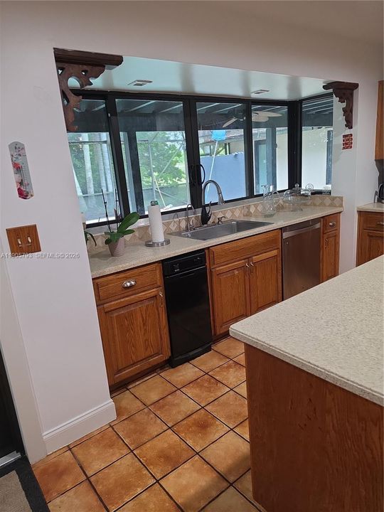 For Sale: $1,200,000 (4 beds, 2 baths, 3071 Square Feet)