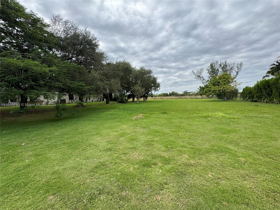 For Sale: $1,200,000 (4 beds, 2 baths, 3071 Square Feet)