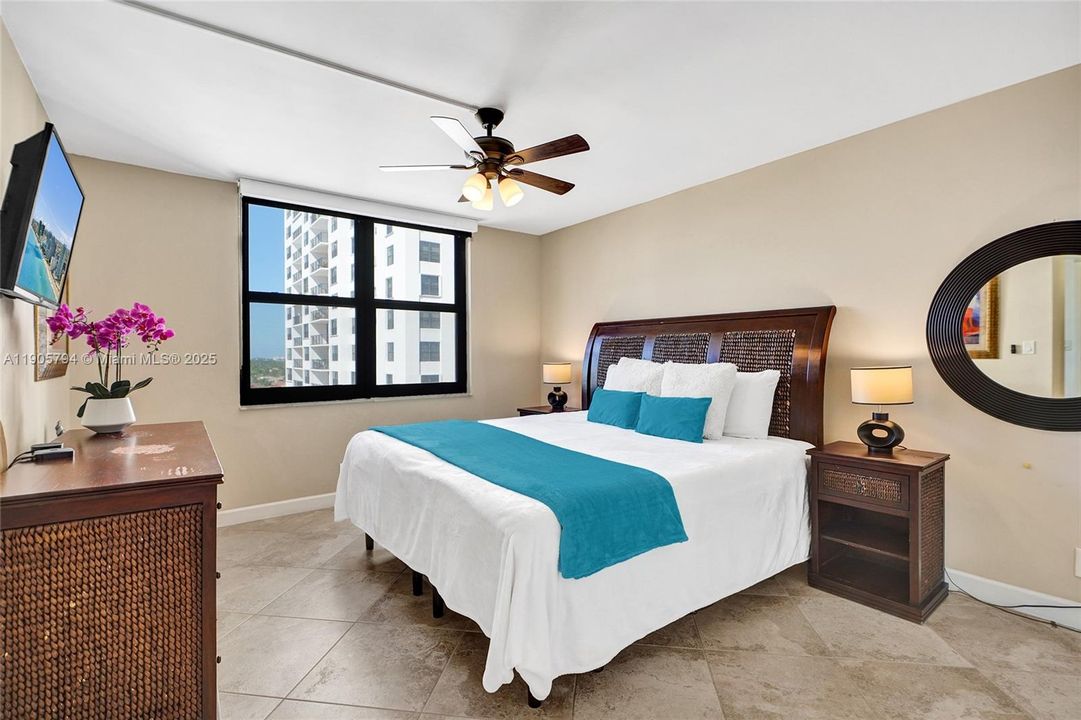 待售: $529,900 (2 贝兹, 2 浴室, 1240 平方英尺)